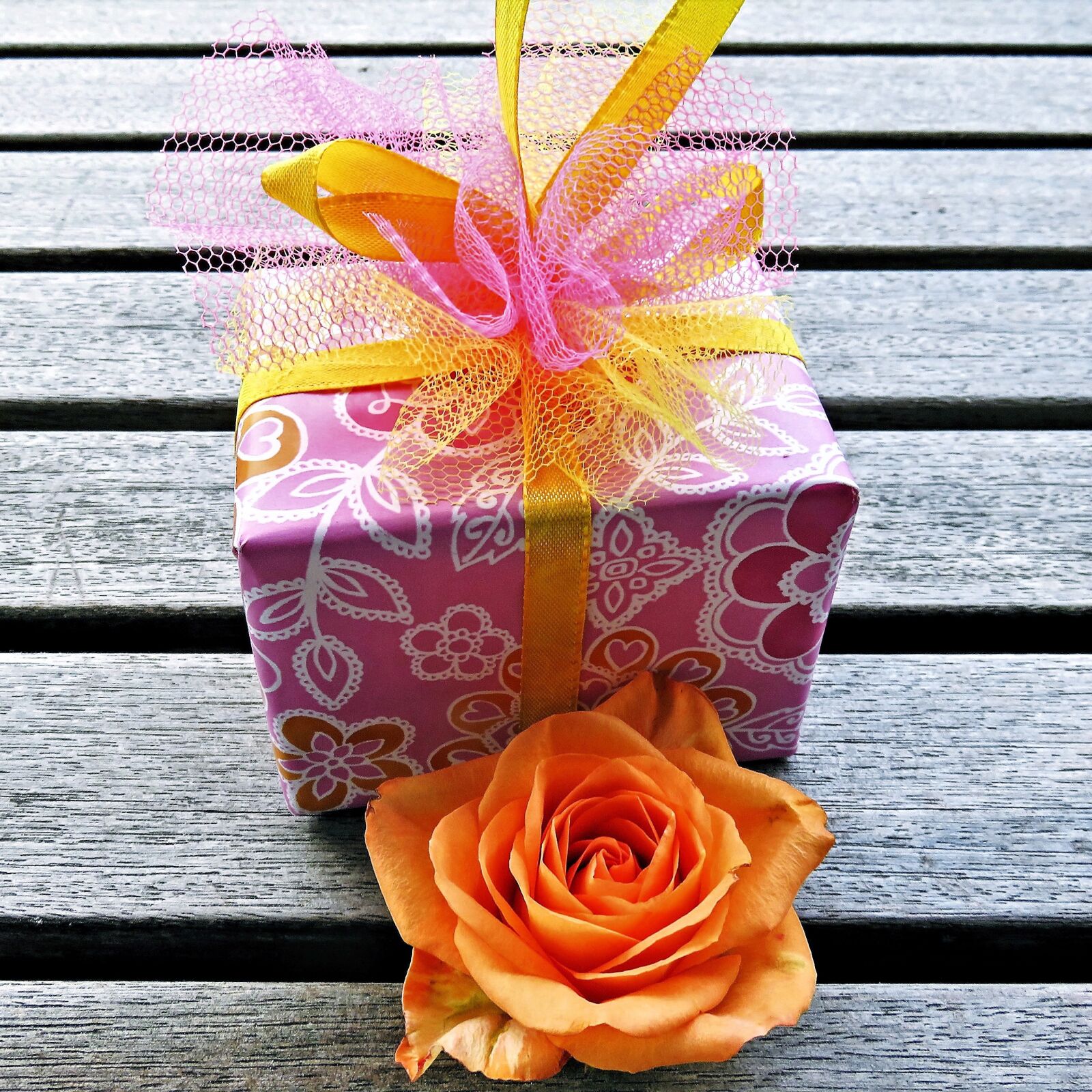 Canon PowerShot SX710 HS sample photo. Made, gift, packaging photography