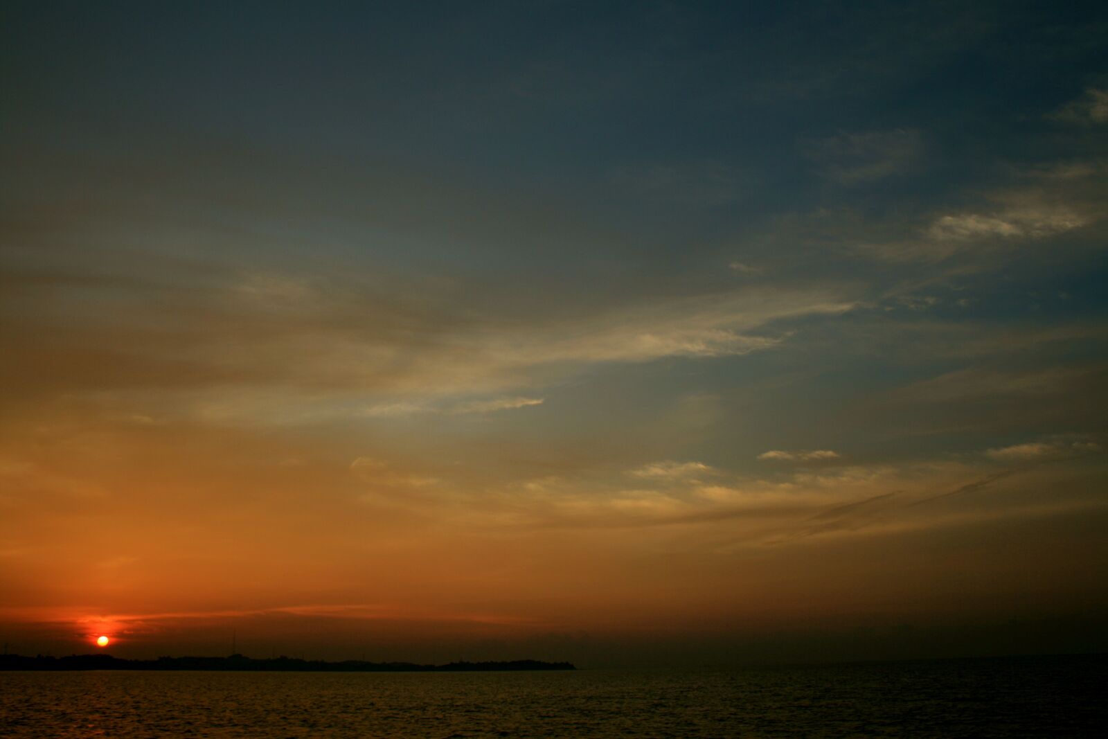 Canon EOS 400D (EOS Digital Rebel XTi / EOS Kiss Digital X) sample photo. Sunset, yellow, orange photography