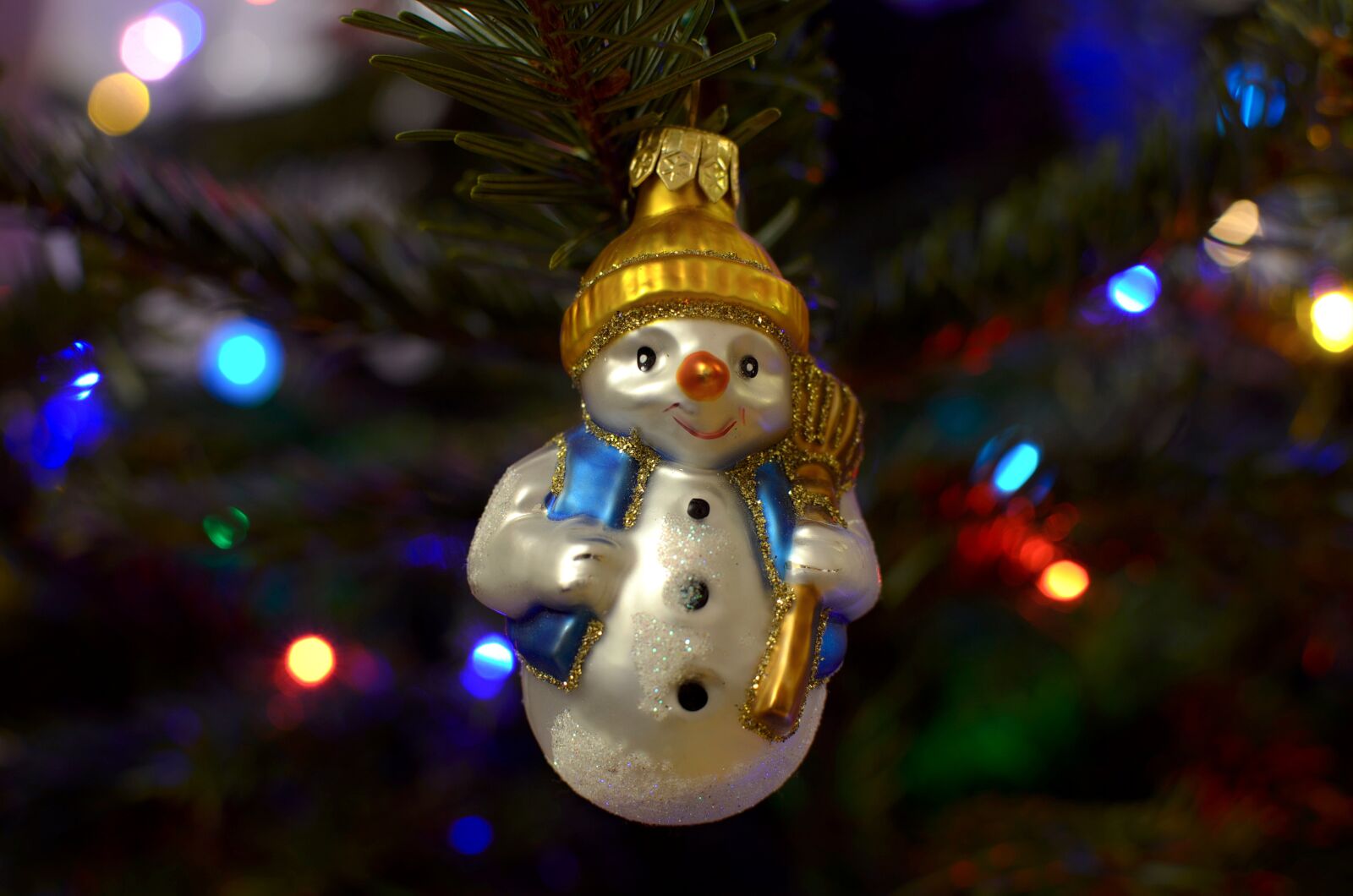 Nikon D7000 sample photo. Bubble, christmas tree, holidays photography