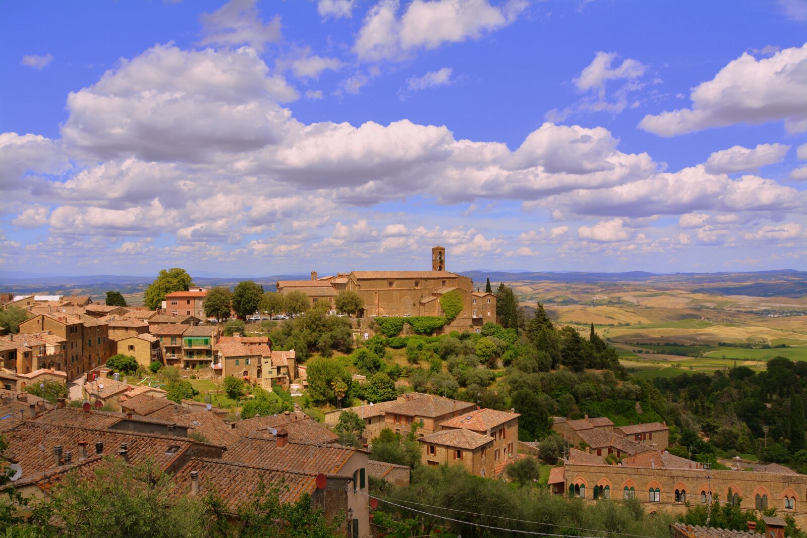 Nikon D7100 sample photo. Borgo, houses, monastery photography