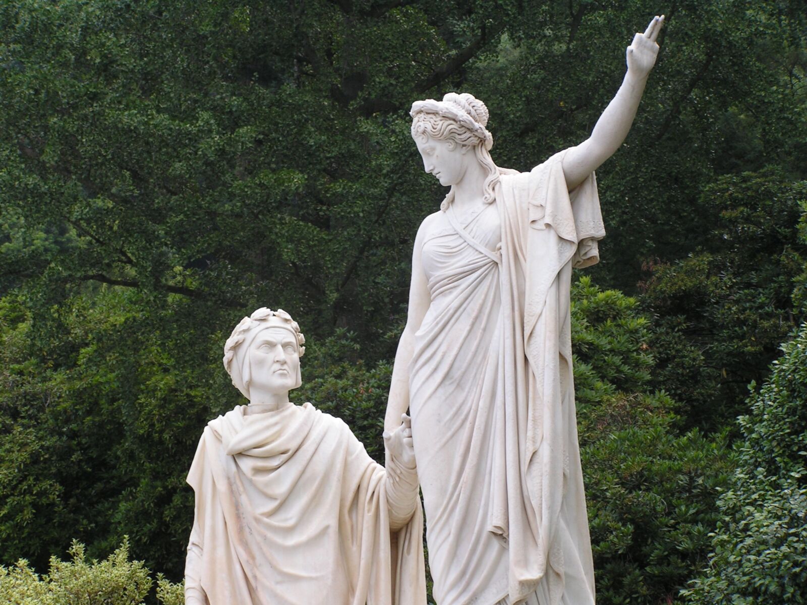 KONICA MINOLTA DiMAGE Z2 sample photo. Statues photography