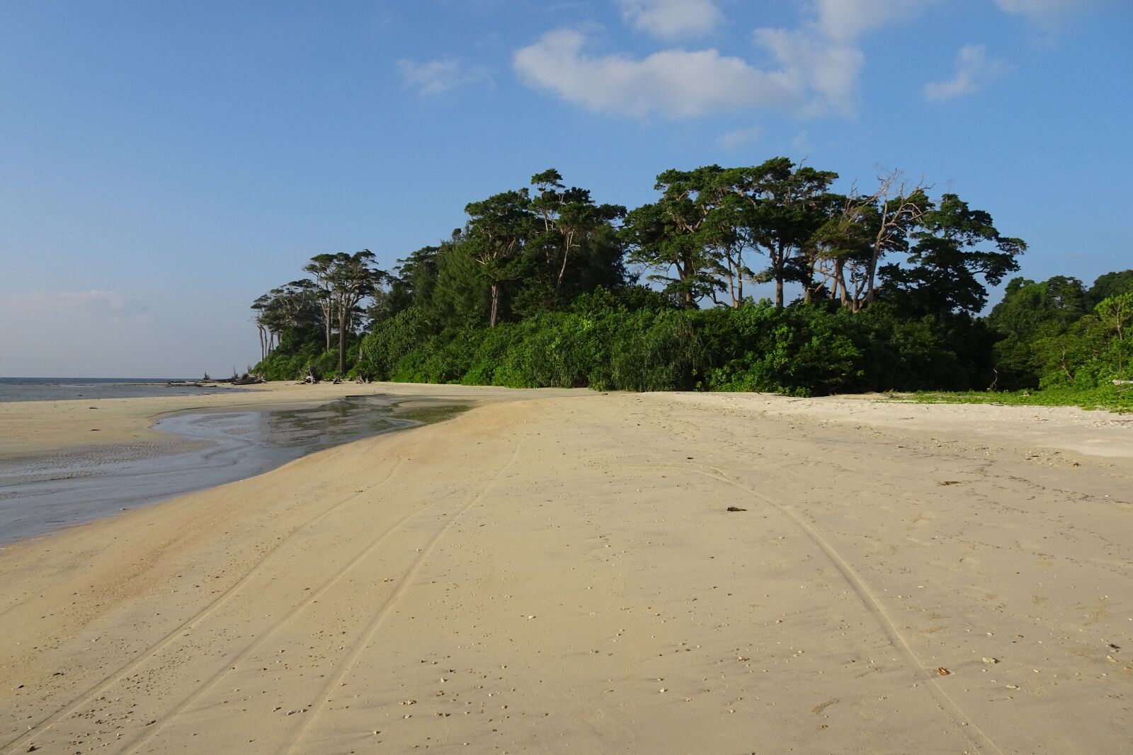 Sony Cyber-shot DSC-HX90V sample photo. Beach, sea, wandoor photography