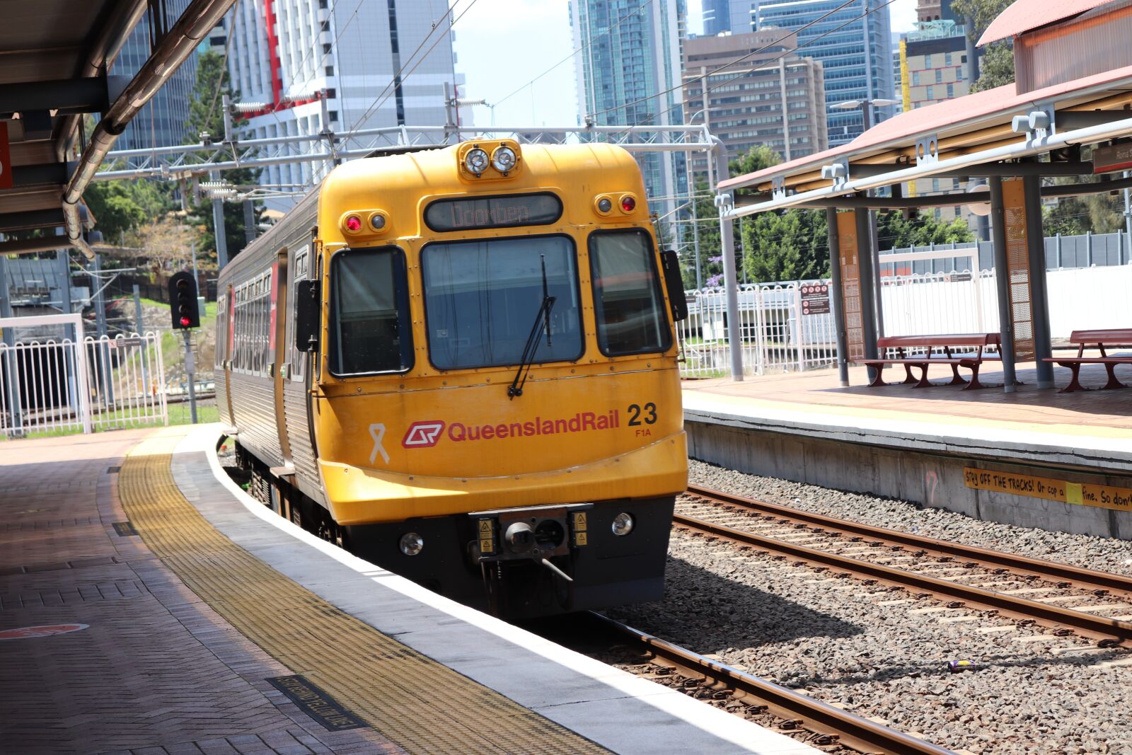 Canon EOS 200D (EOS Rebel SL2 / EOS Kiss X9) sample photo. Train, rail, queensland rail photography