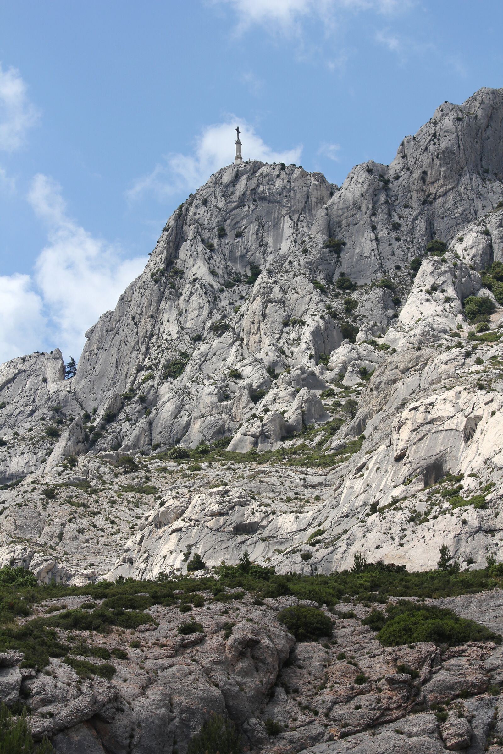 Canon EOS 550D (EOS Rebel T2i / EOS Kiss X4) sample photo. Sainte-victoire, provence, aix-en-provence photography