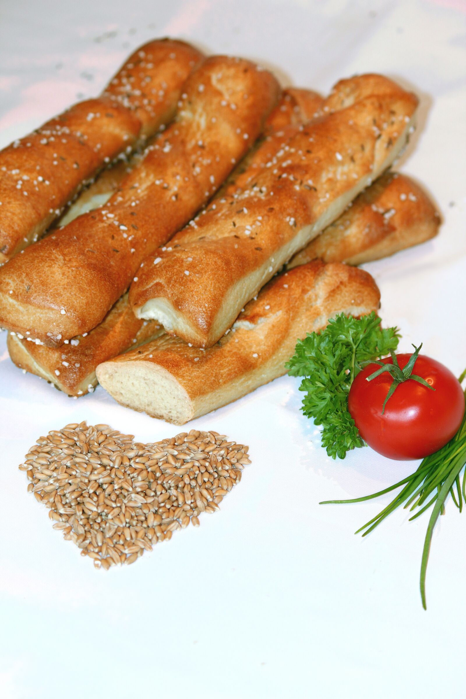 Canon EF-S 55-250mm F4-5.6 IS II sample photo. Swabian soul, bread, white photography