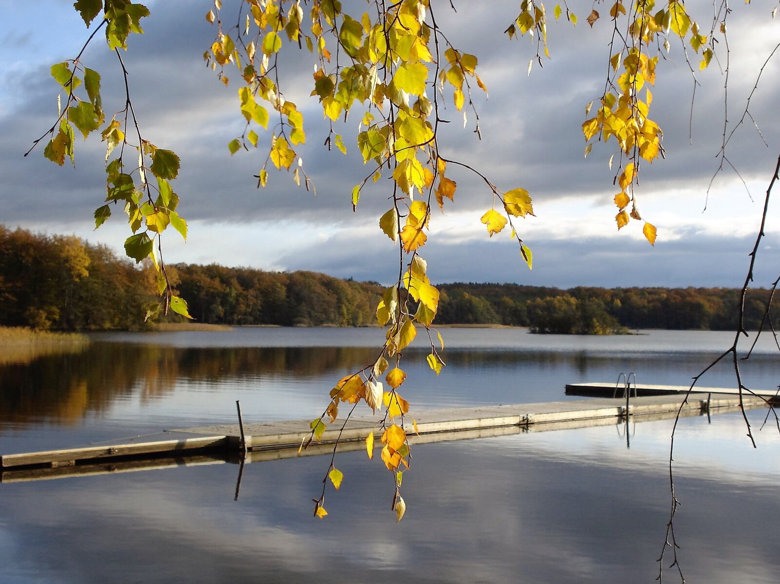 Sony DSC-W55 sample photo. Sweden, jetty, autumn photography