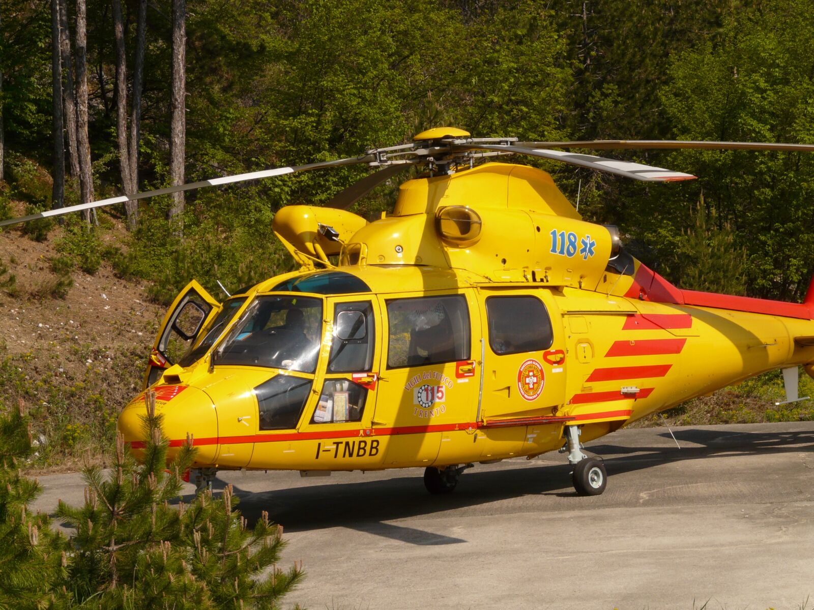 Panasonic DMC-FZ18 sample photo. Rescue helicopter, helicopter, rescue photography