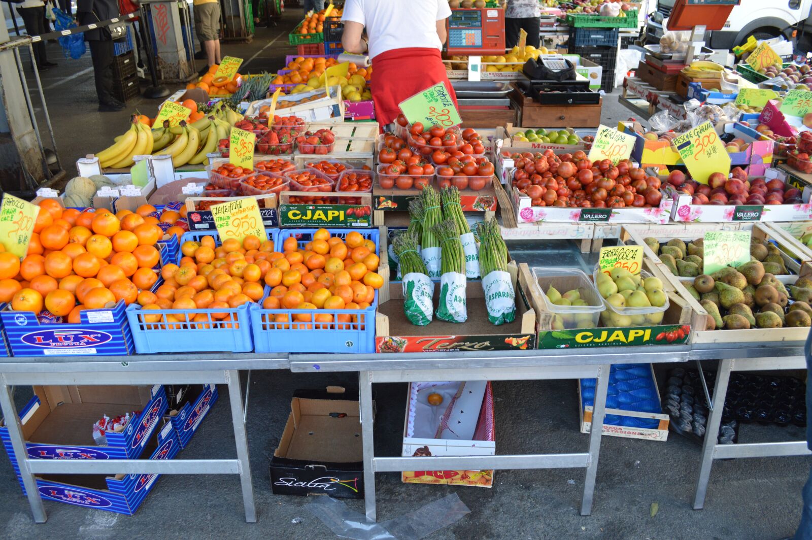 Nikon D3200 sample photo. Fruits, counter, tomatoes photography