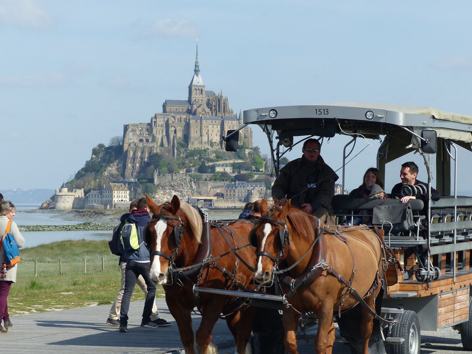 Panasonic Lumix DMC-FZ200 sample photo. Mont saint michel, hitch photography
