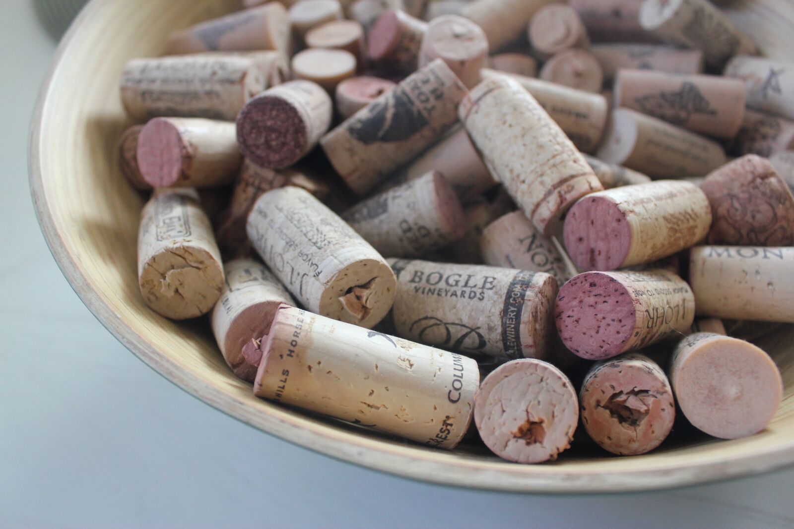 Canon EOS 550D (EOS Rebel T2i / EOS Kiss X4) sample photo. Wine, corks, wine-cellar photography