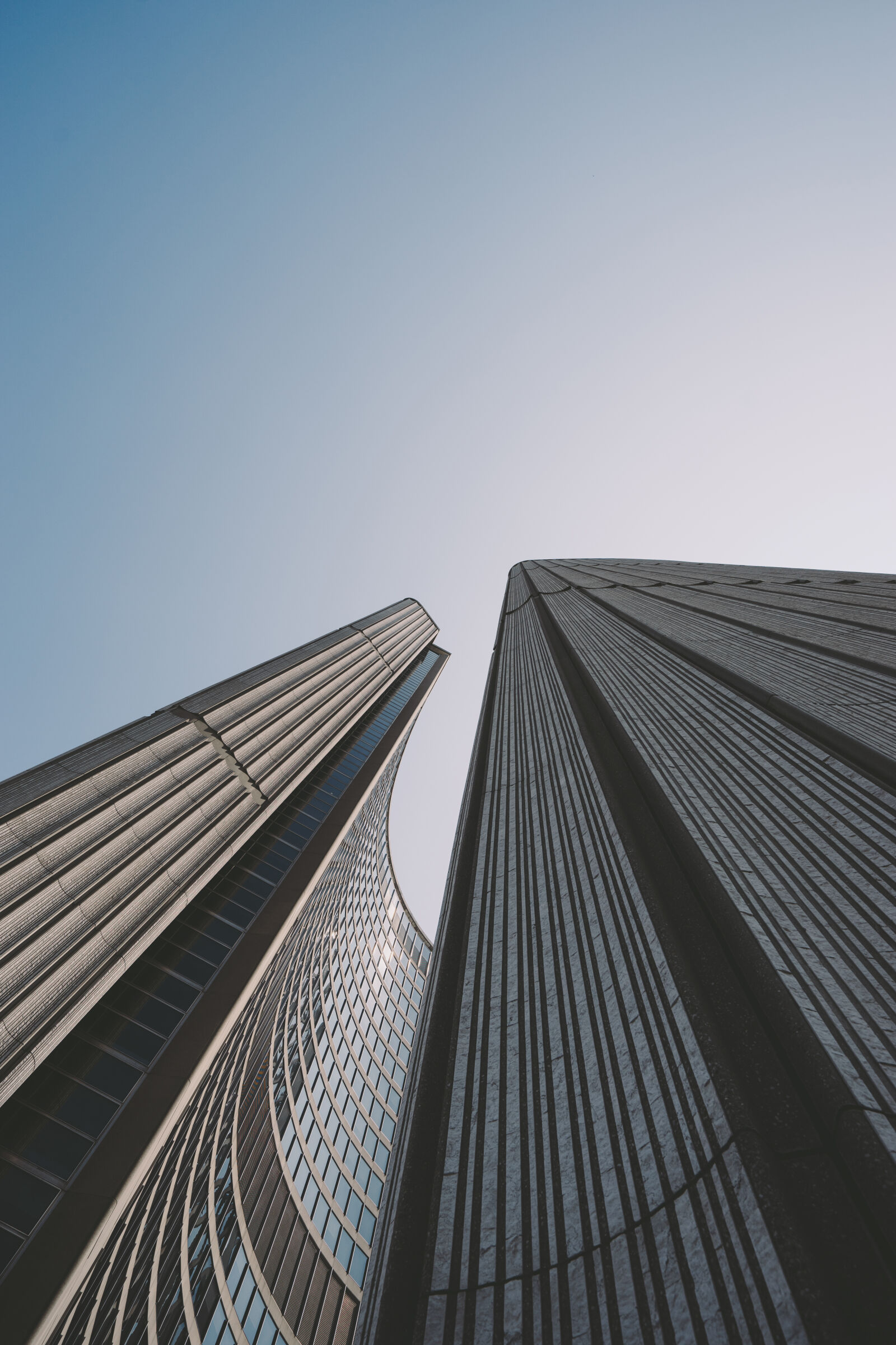 Sony a7 II + Sony Vario-Tessar T* FE 16-35mm F4 ZA OSS sample photo. Buildings, skyline, skyscrapers, sky photography