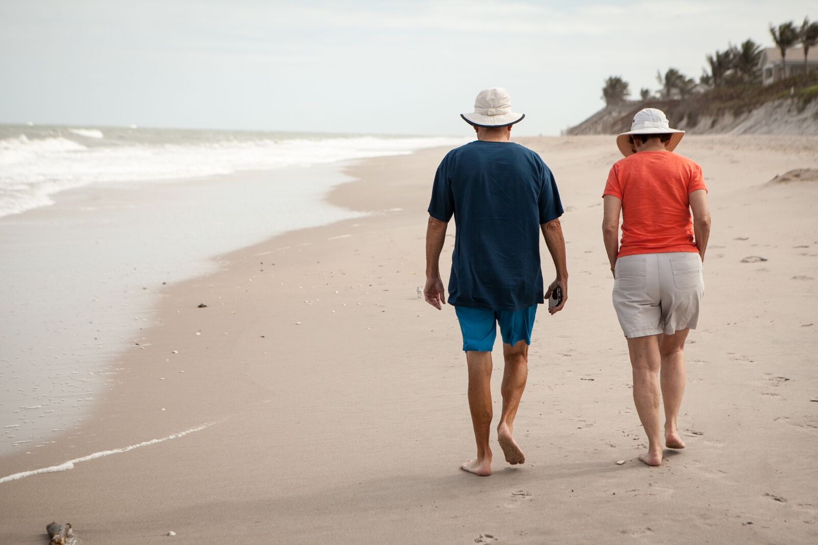 Canon EOS 5D Mark II sample photo. Old, elderly, beach photography