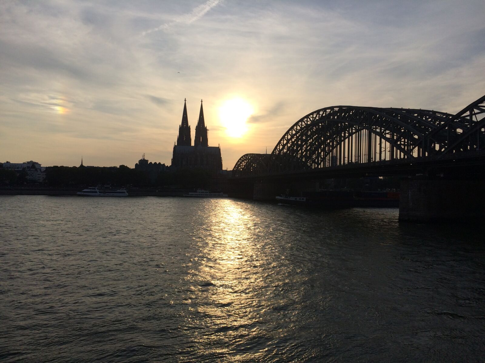 iPhone 5s back camera 4.15mm f/2.2 sample photo. City, cologne, rhine, sunset photography