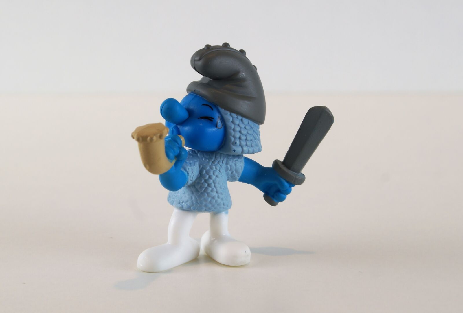 Sony DT 18-70mm F3.5-5.6 sample photo. Smurf, smurfs, knight smurf photography