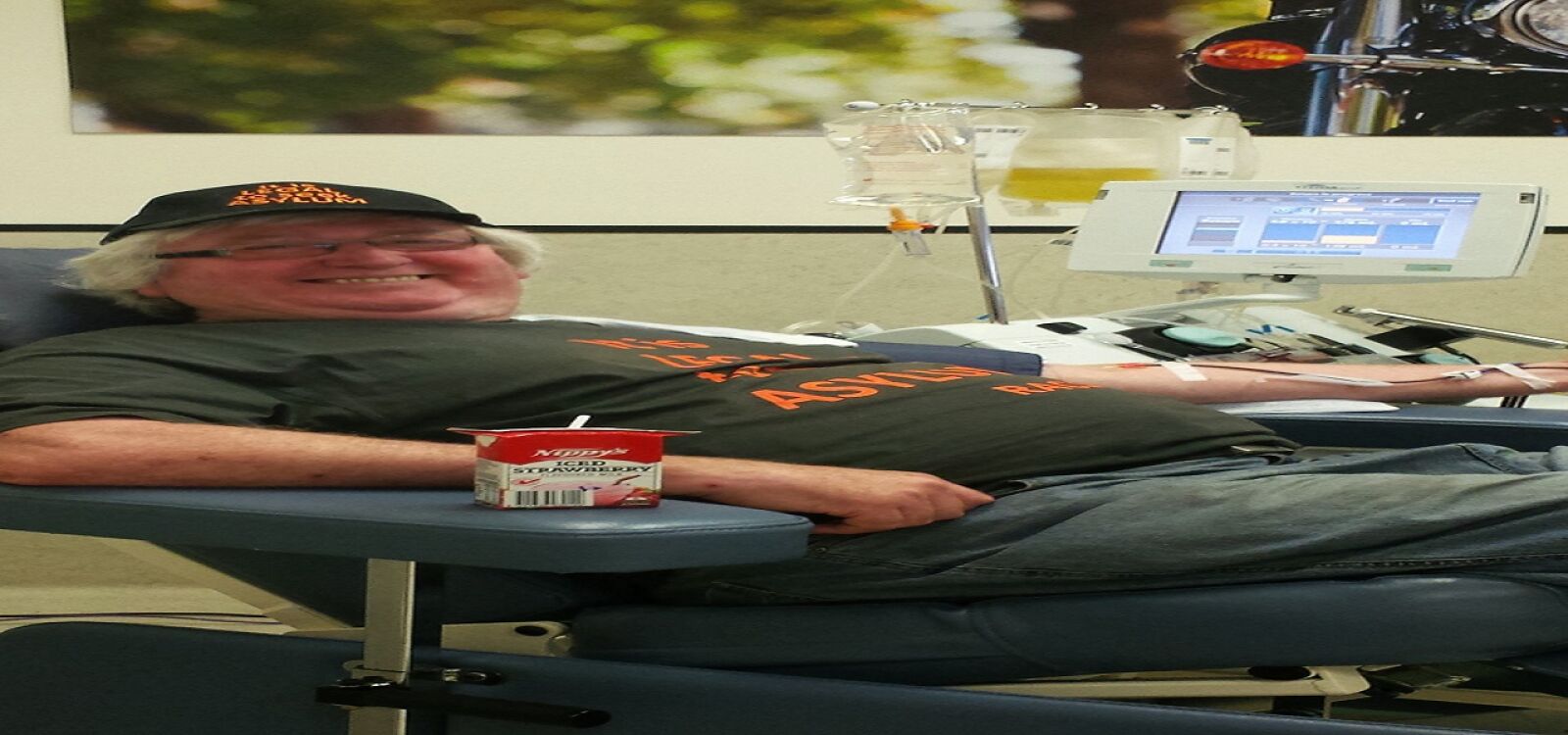 Samsung Galaxy S4 sample photo. Blood, donation, red, cross photography