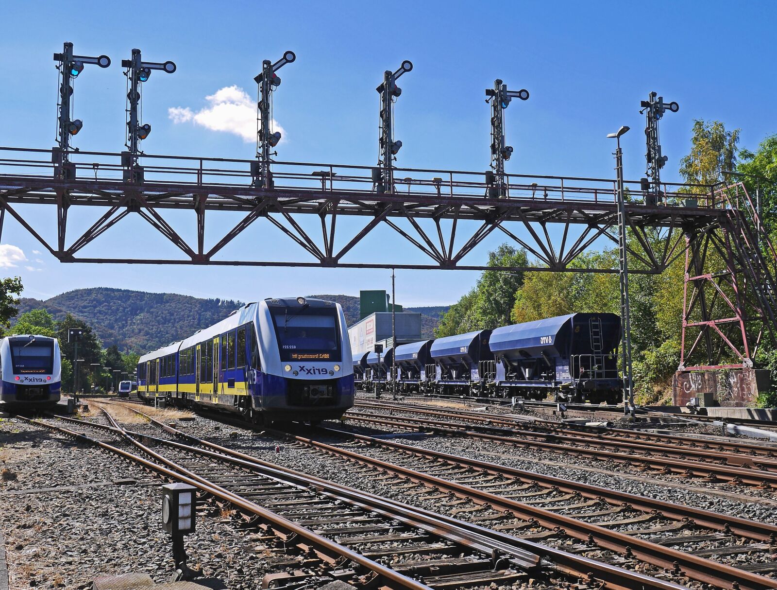 Panasonic Lumix DMC-GH3 sample photo. Track, station, transportation, transport photography