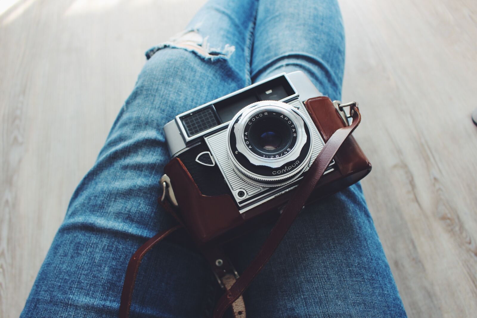 Canon EOS 700D (EOS Rebel T5i / EOS Kiss X7i) sample photo. Blue jeans, photographer, photography photography