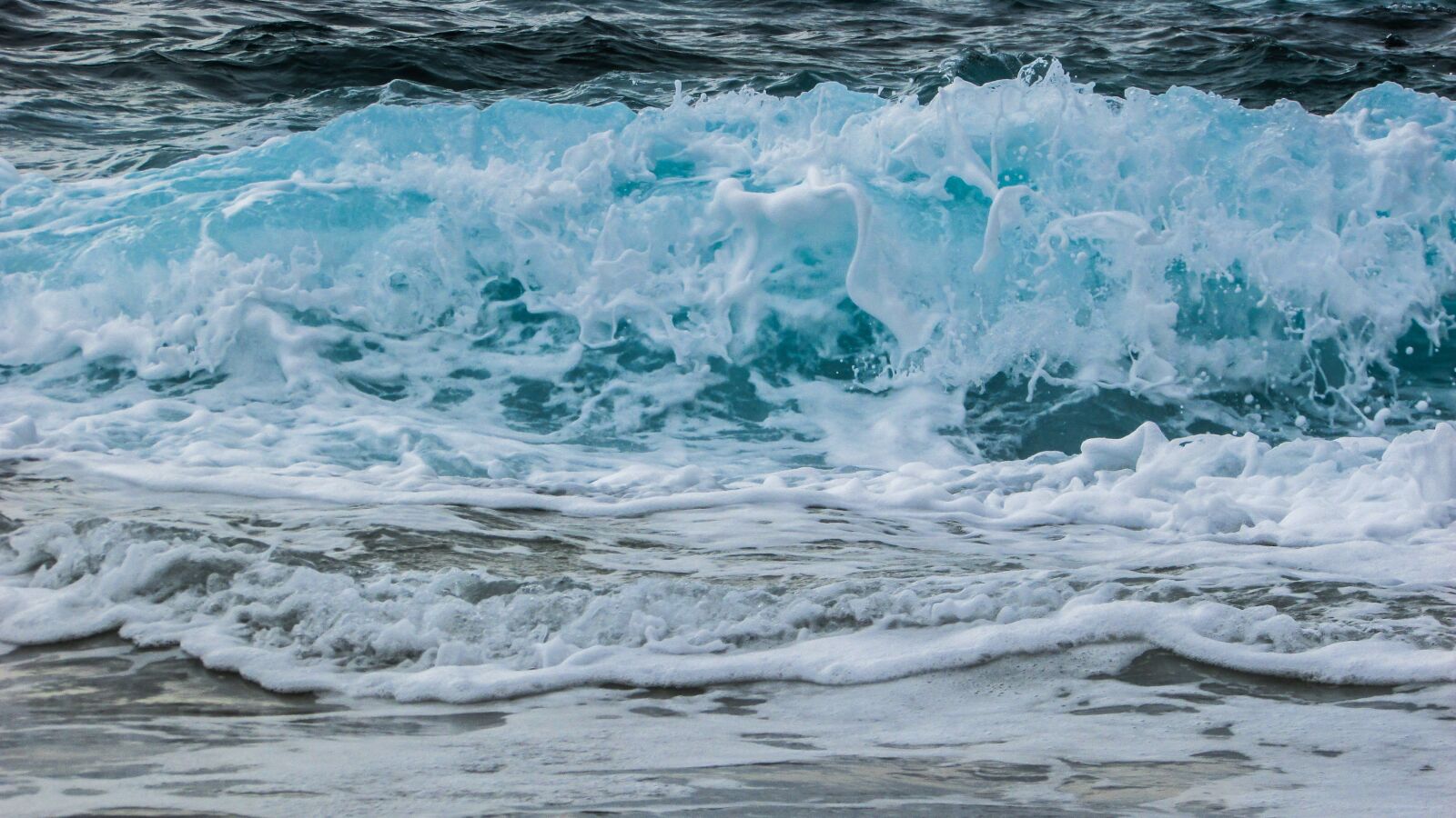 Canon PowerShot SX400 IS sample photo. Wave, smashing, foam photography