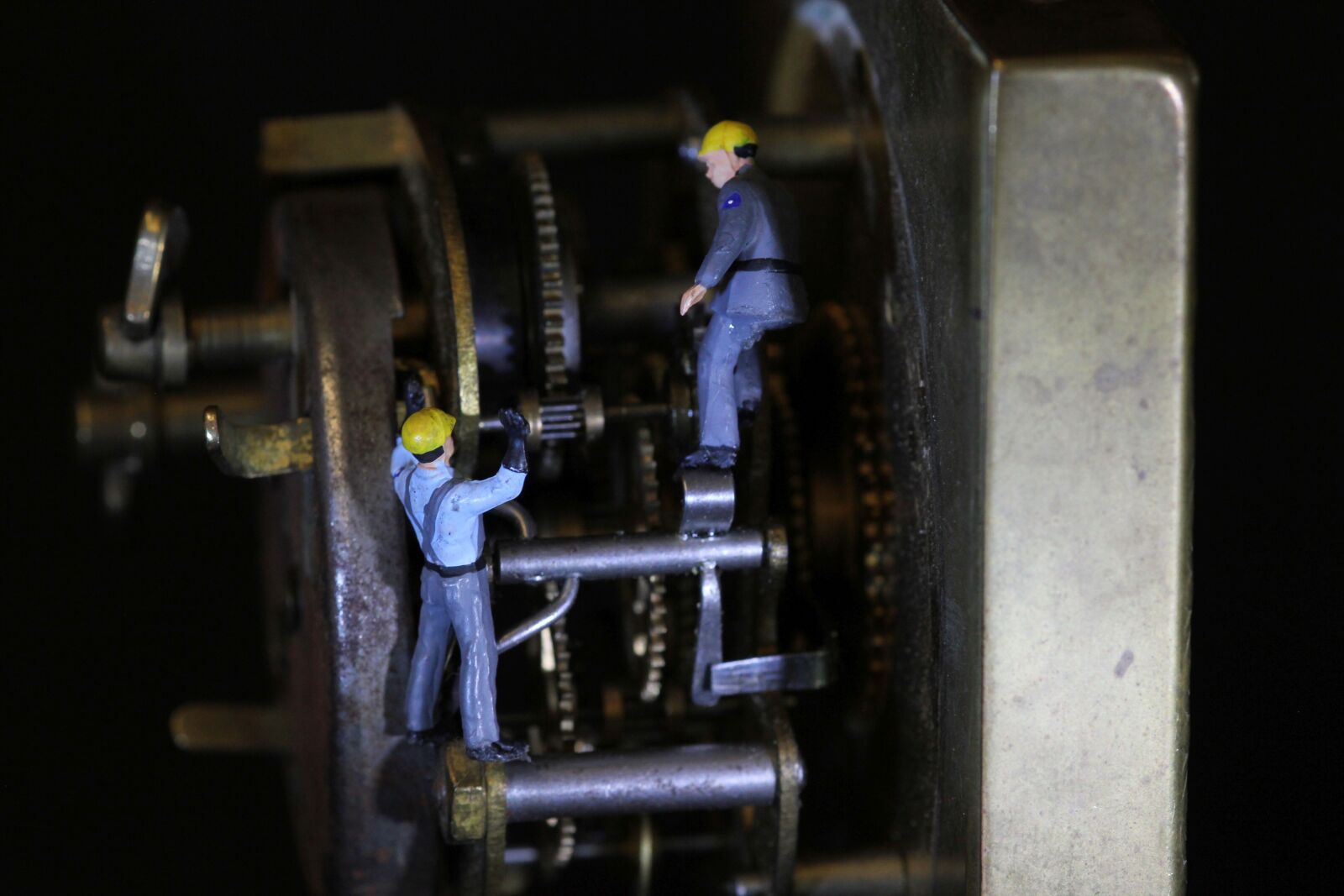 Canon EOS 550D (EOS Rebel T2i / EOS Kiss X4) sample photo. Movement, mechanics, miniature figures photography