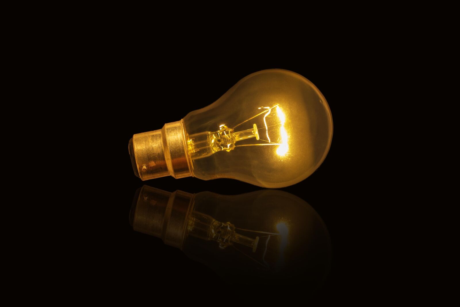 Canon EOS 1100D (EOS Rebel T3 / EOS Kiss X50) sample photo. Lamp, bulb, electricity photography