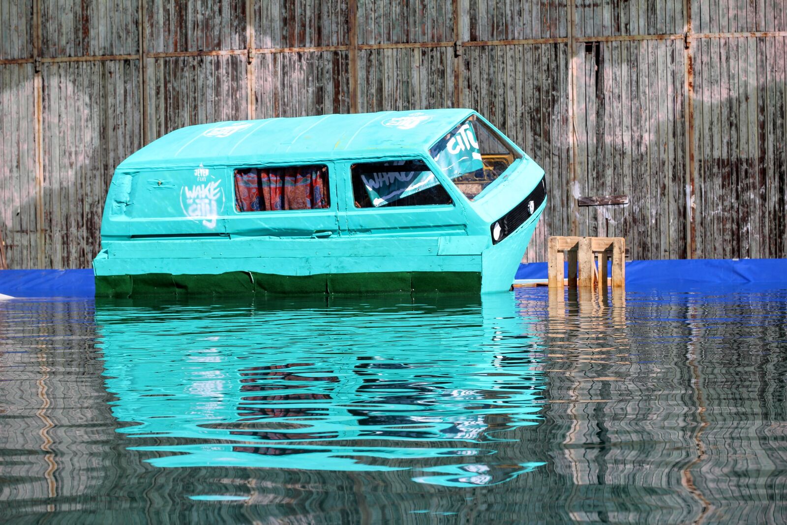 Canon EOS 600D (Rebel EOS T3i / EOS Kiss X5) + Canon EF 50mm F1.4 USM sample photo. Vw, volkswagen, water photography