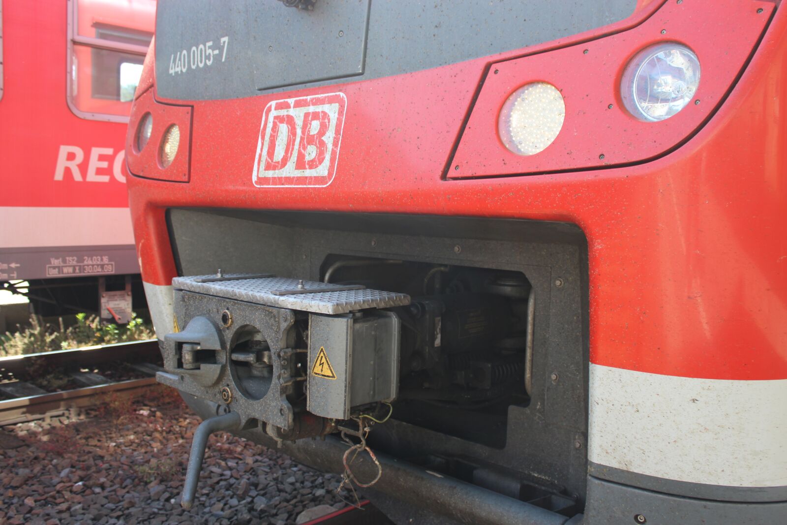 Canon EOS 600D (Rebel EOS T3i / EOS Kiss X5) sample photo. Train, db, deutsche bahn photography