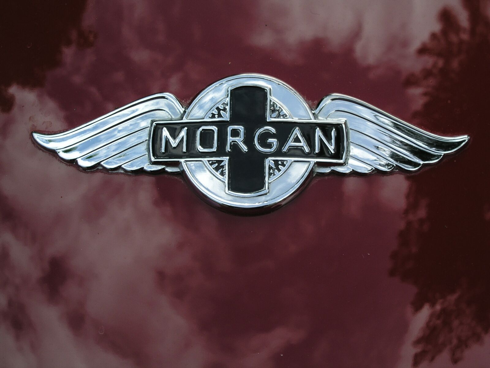 Olympus C5050Z sample photo. Car badge, metal, emblem photography
