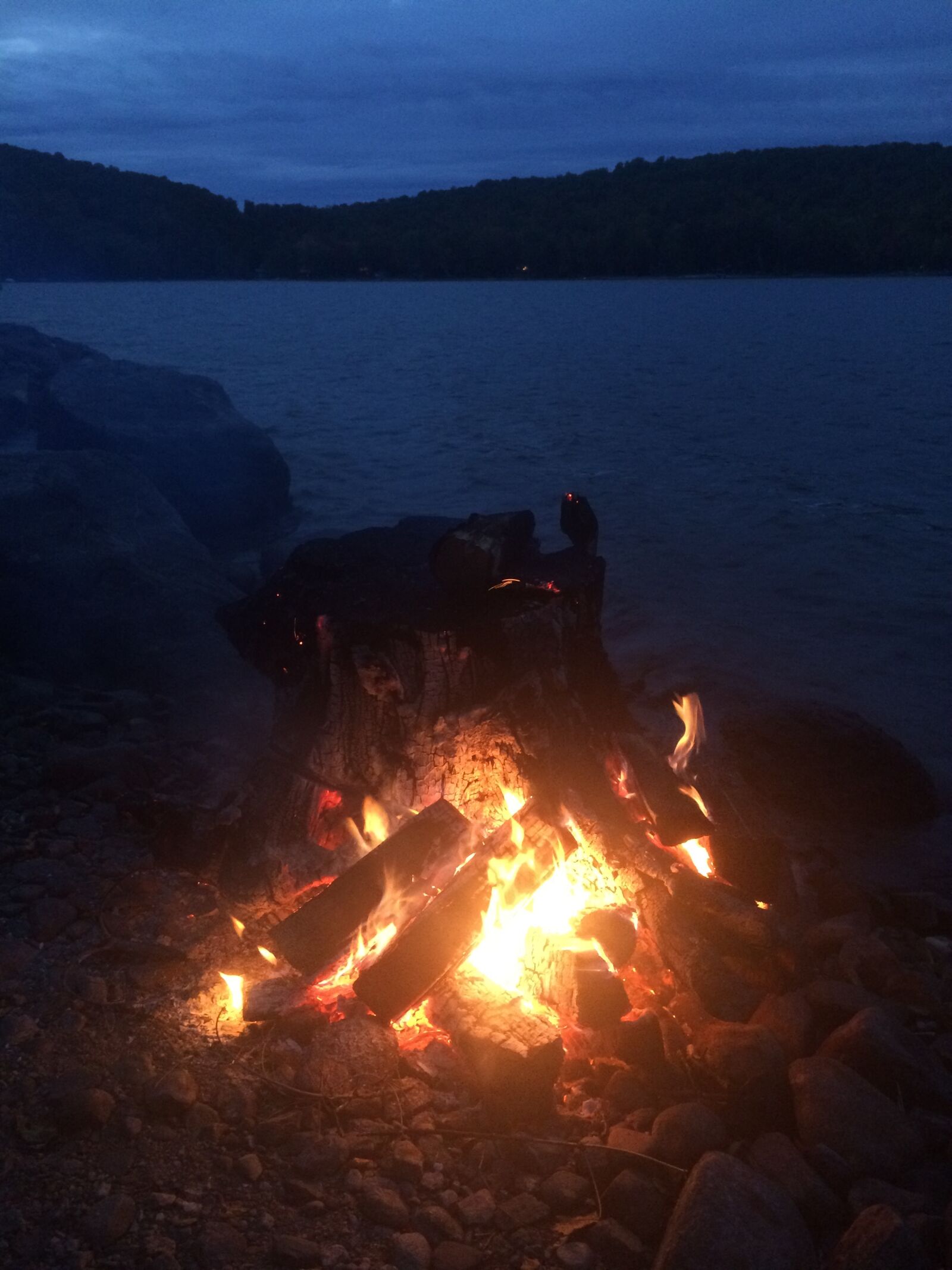 iPhone 5s back camera 4.15mm f/2.2 sample photo. Bonfire, fire, flame photography