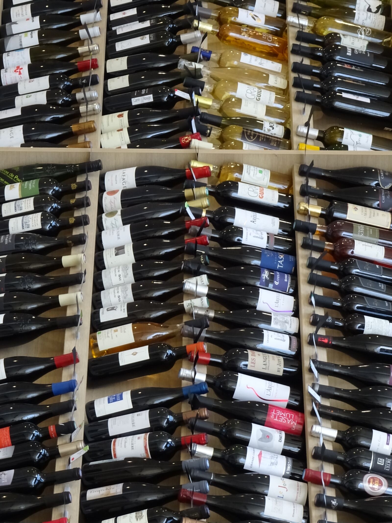 Sony DSC-HX60 sample photo. Bottles, wine, order photography