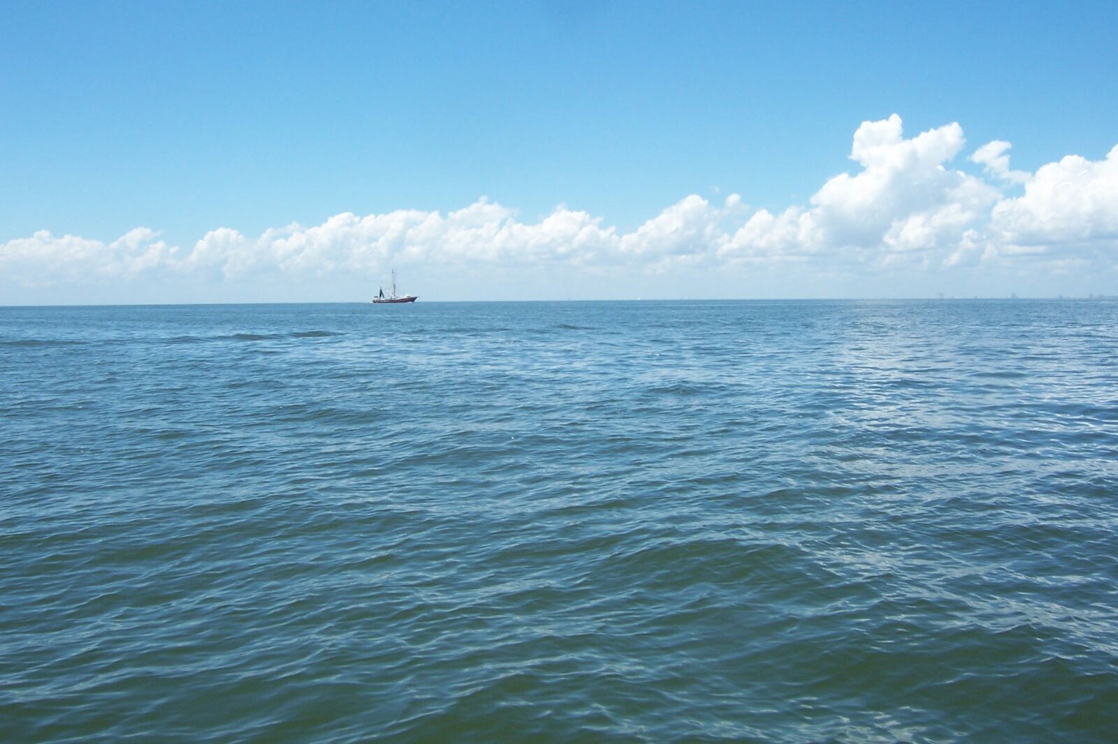 Kodak Z730 ZOOM DIGITAL CAMERA sample photo. Horizon, gulf of mexico photography
