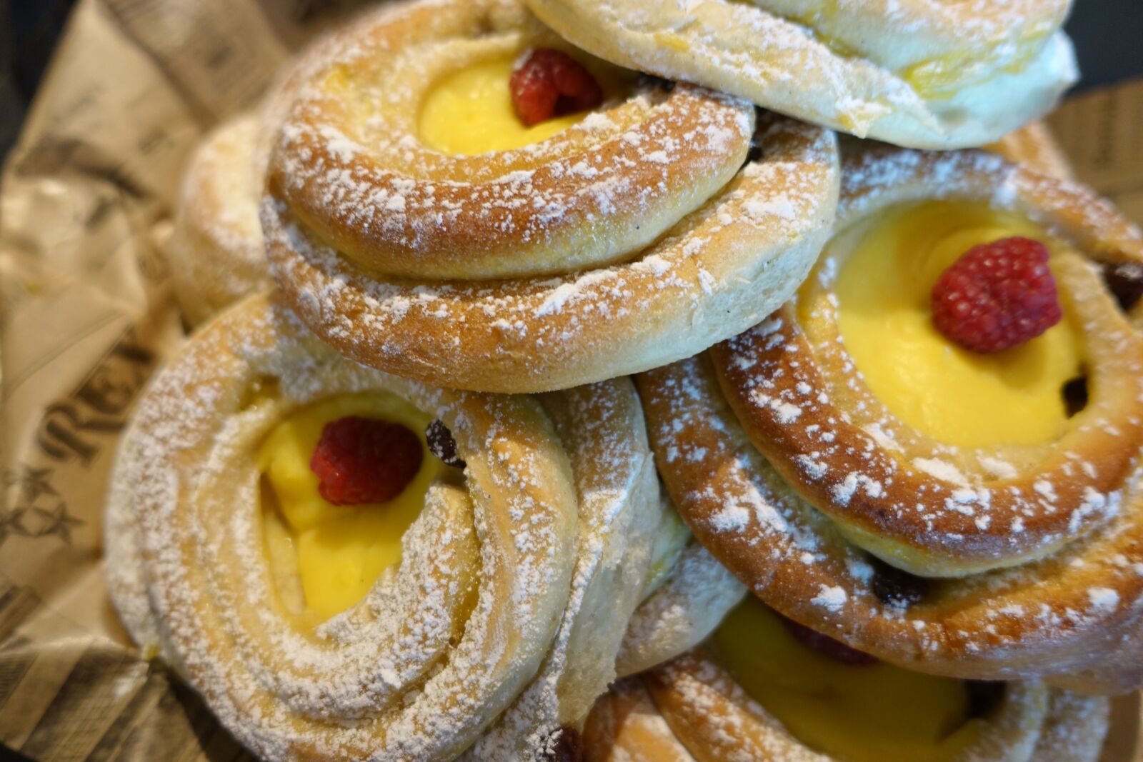 Sony Cyber-shot DSC-RX100 III sample photo. Danish pastry, pastry, coffee photography