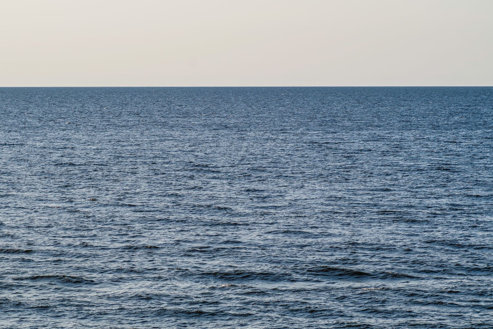 Pentax K-S2 + Pentax smc D-FA 100mm F2.8 Macro WR sample photo. Sea, ocean, the horizon photography