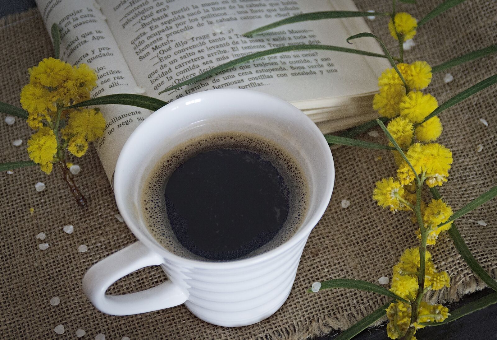 Canon EOS 1200D (EOS Rebel T5 / EOS Kiss X70 / EOS Hi) sample photo. Coffee, cup, still life photography