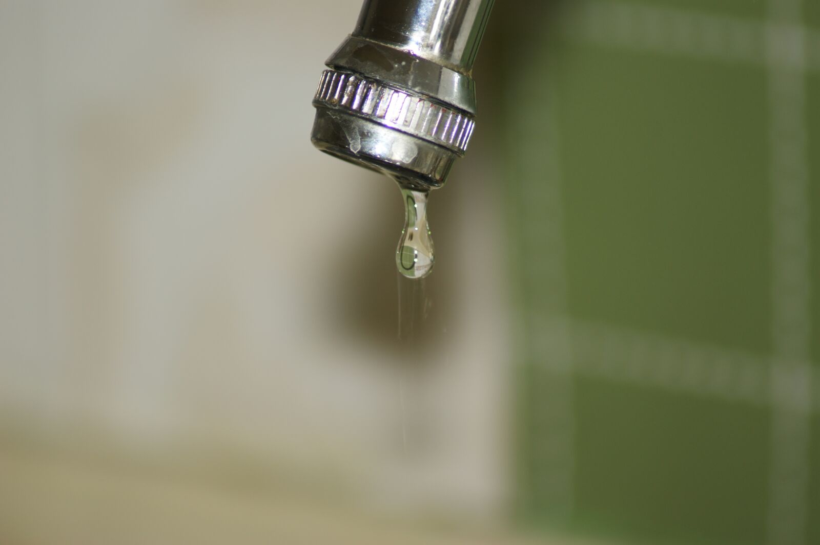 Sony Alpha DSLR-A390 sample photo. Drop, of, water photography