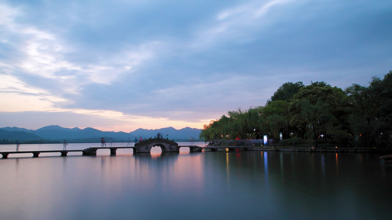 Canon EOS 5D Mark II sample photo. Hangzhou xihu tiandi, west photography
