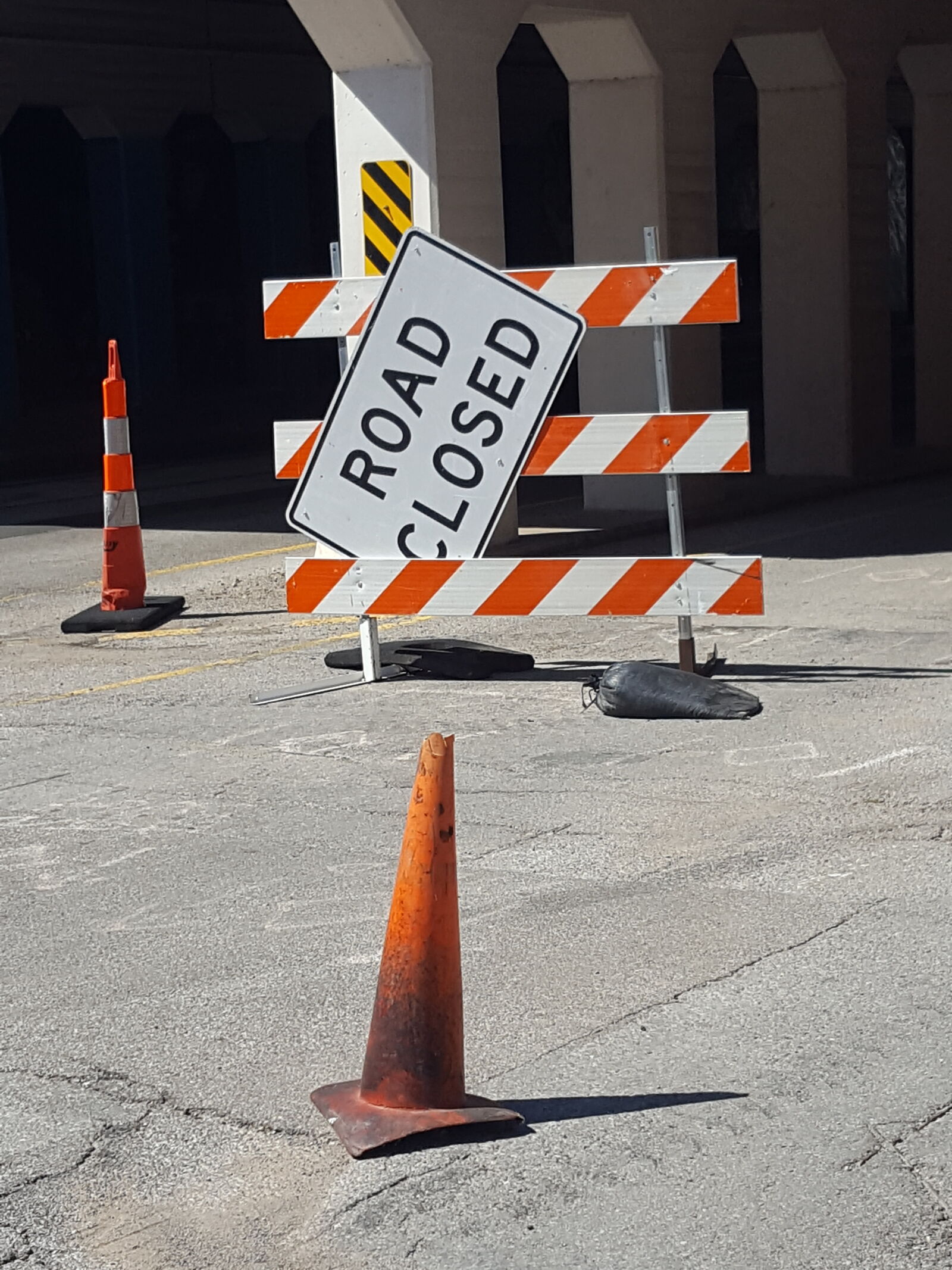 Samsung GALAXY S6 edge sample photo. Road, closed, road, sign photography