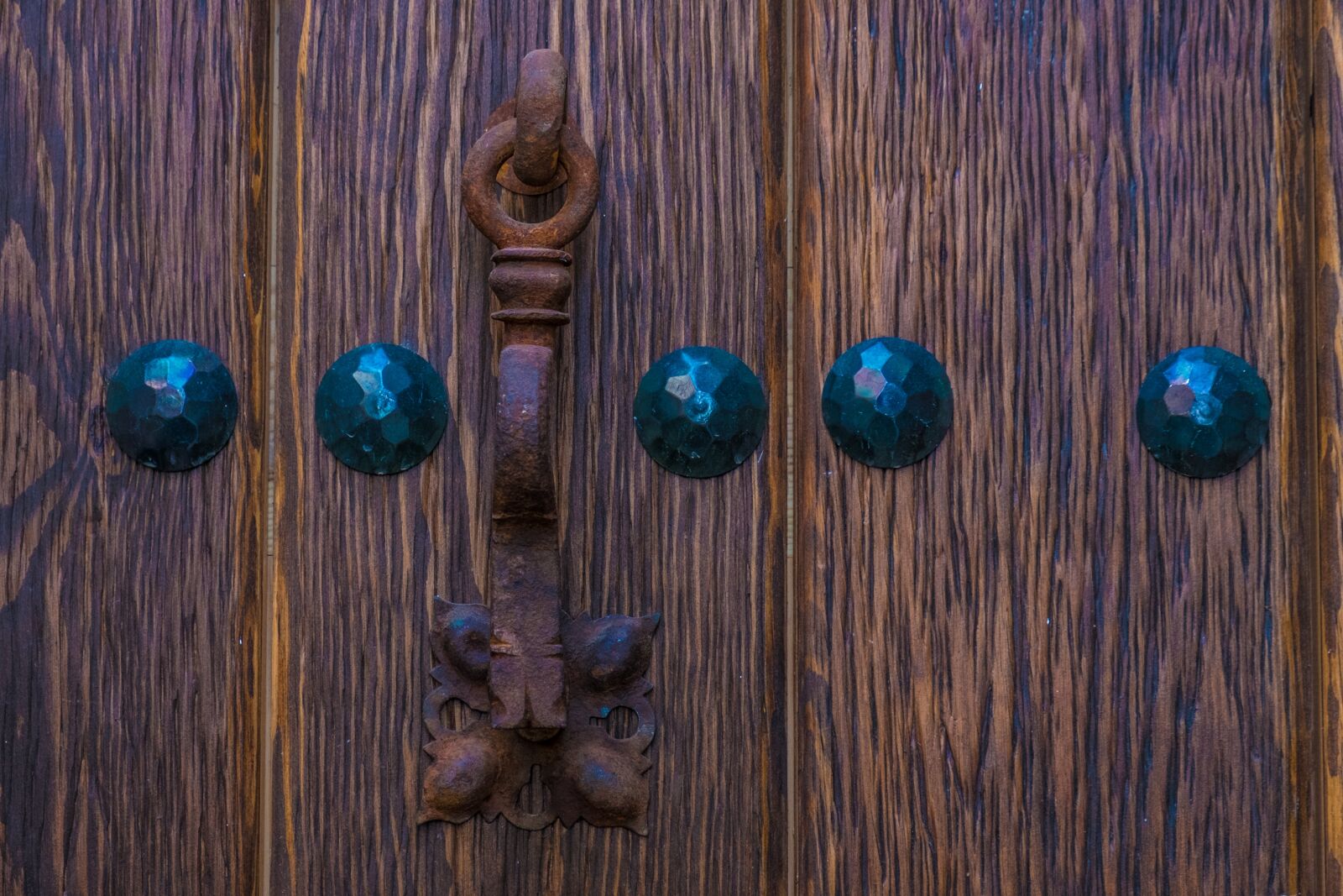 Fujifilm XF 18-55mm F2.8-4 R LM OIS sample photo. Door, original, by hand photography