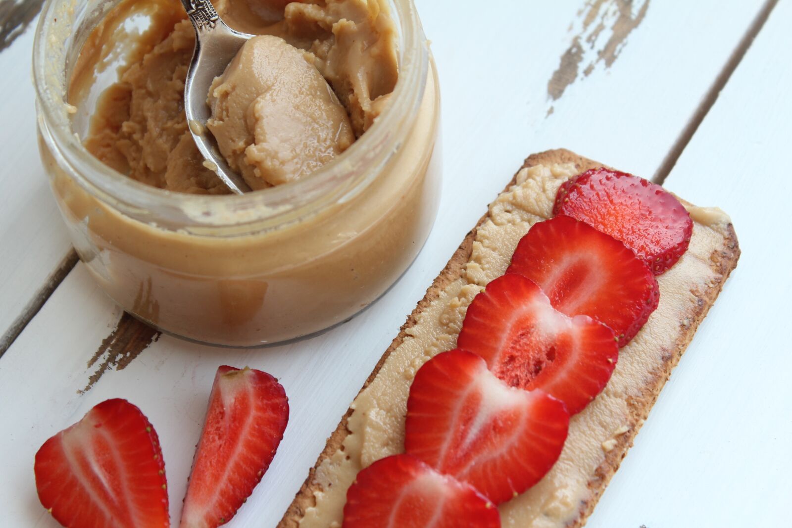 Canon EOS 600D (Rebel EOS T3i / EOS Kiss X5) sample photo. Peanuts, oil, peanut butter photography
