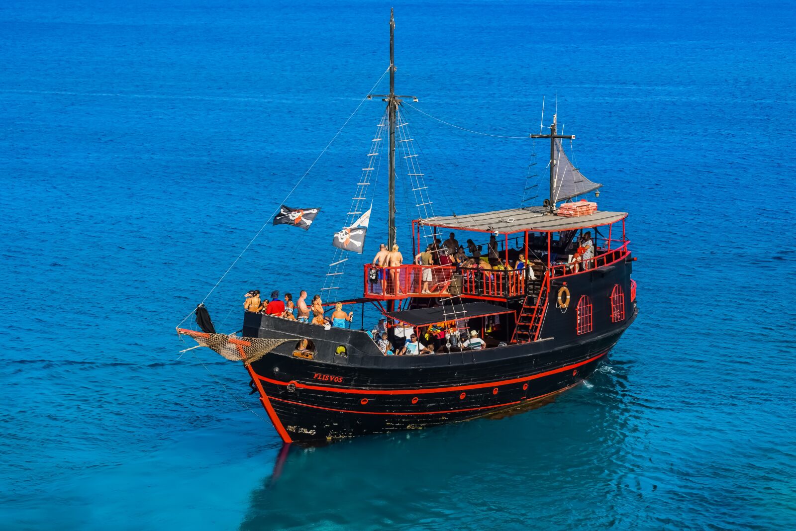 Nikon D3300 sample photo. Cruise boat, pirate ship photography