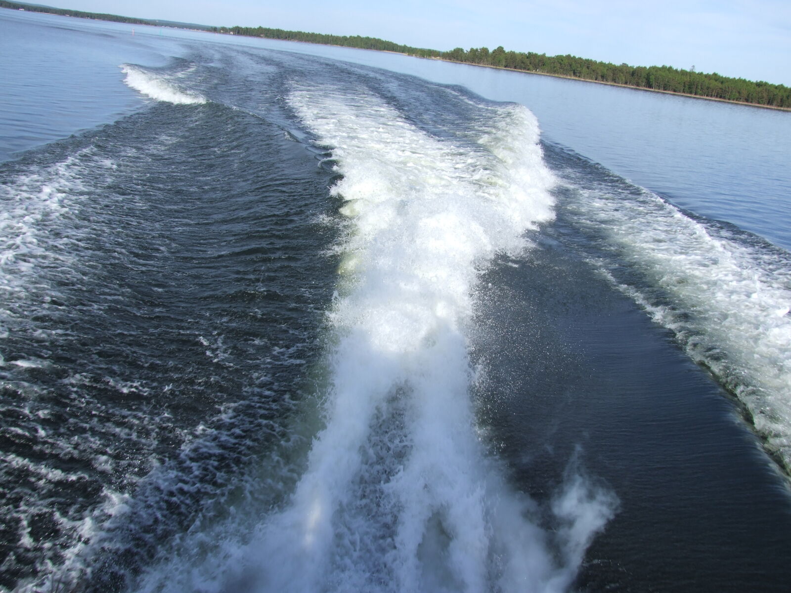 Fujifilm FinePix S9600 sample photo. Water, waves photography