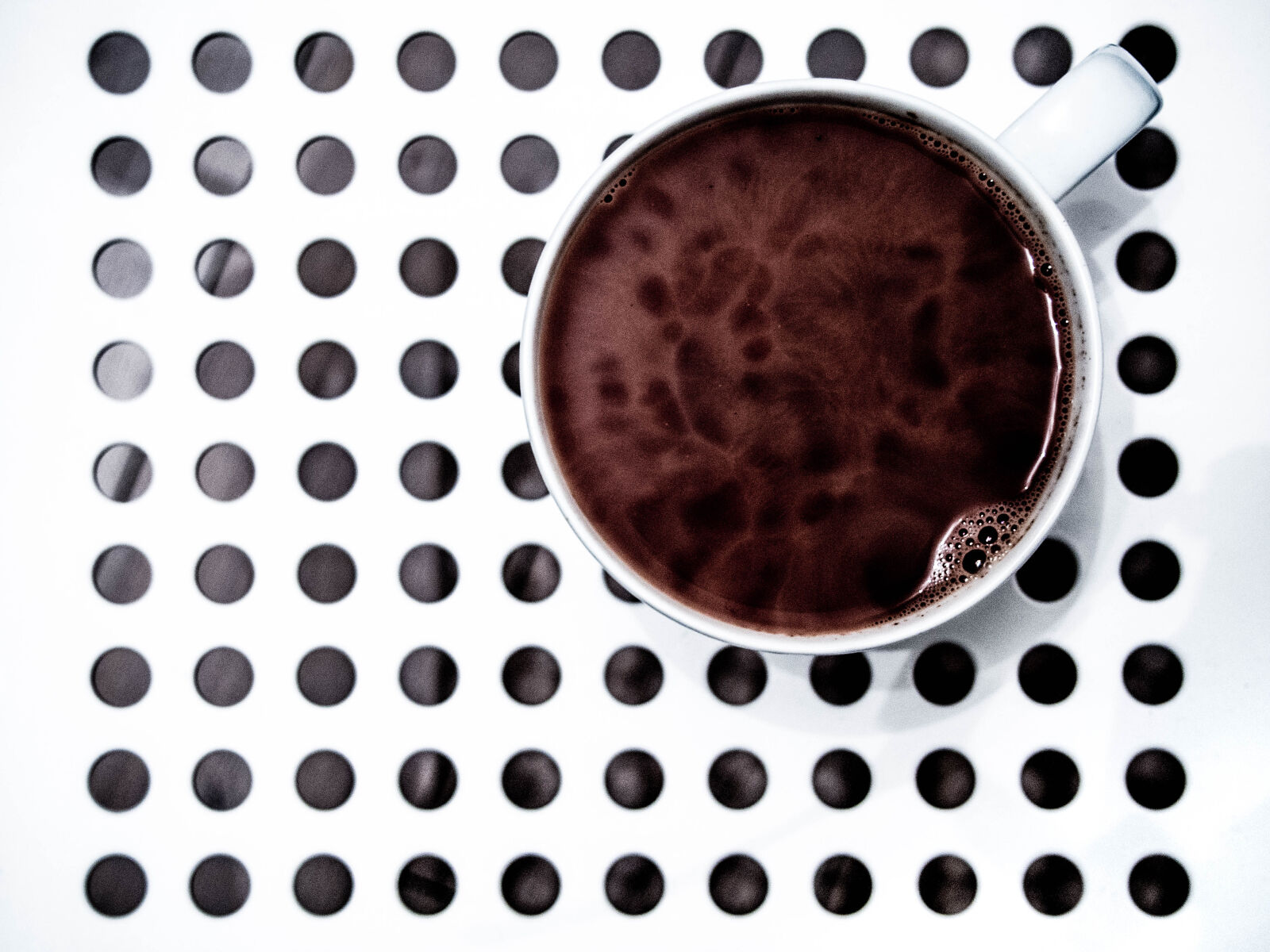 Olympus PEN E-PL5 sample photo. Circles, coffee, cup, theme photography