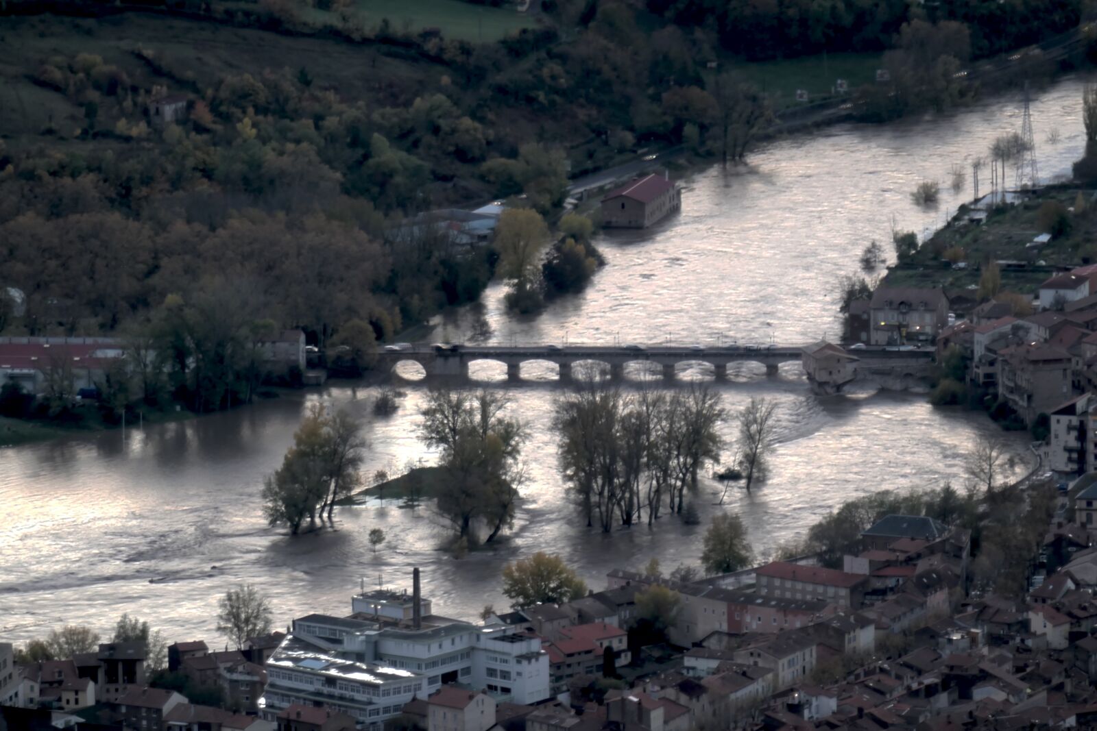 Panasonic DC-TZ200 sample photo. Millau, flood, bridge photography