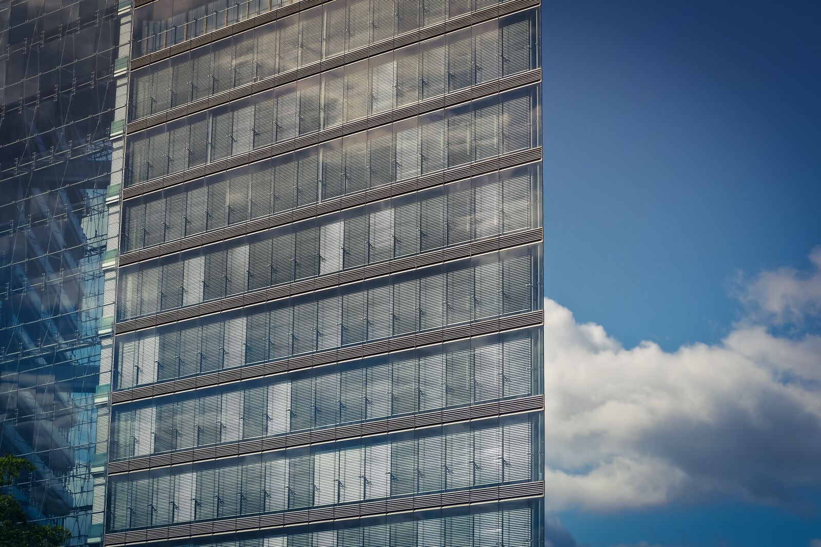 Olympus OM-D E-M10 sample photo. Architecture, modern, building photography