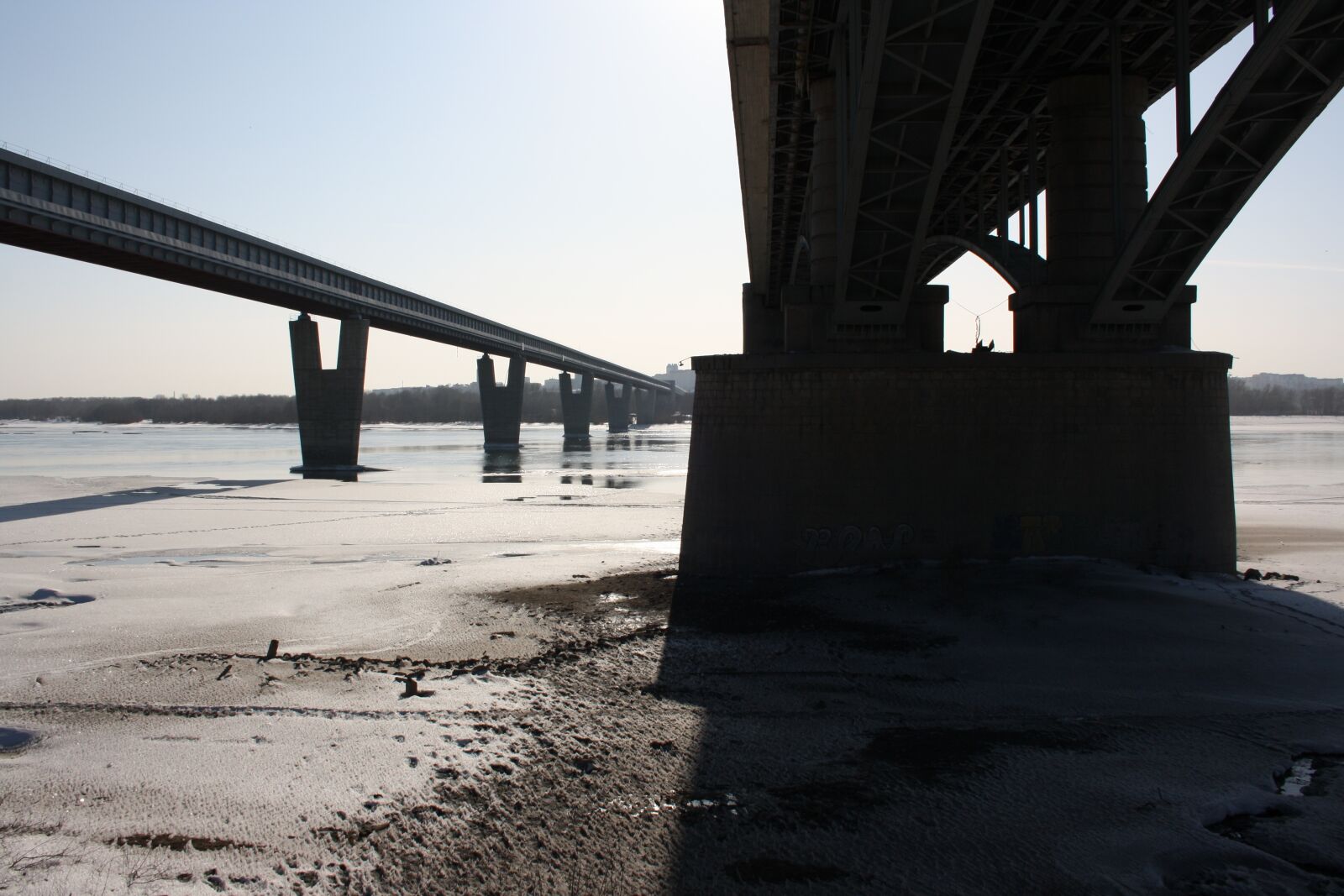 Canon EOS 1000D (EOS Digital Rebel XS / EOS Kiss F) sample photo. Bridge, river, quay photography