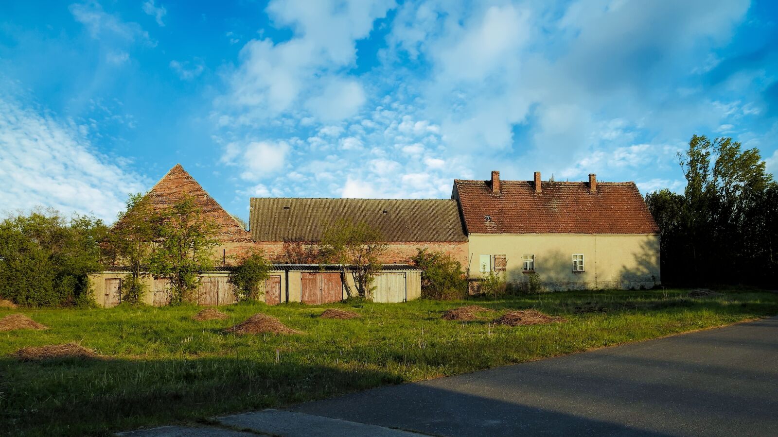 Nikon Coolpix P900 sample photo. Homestead, farm, old photography