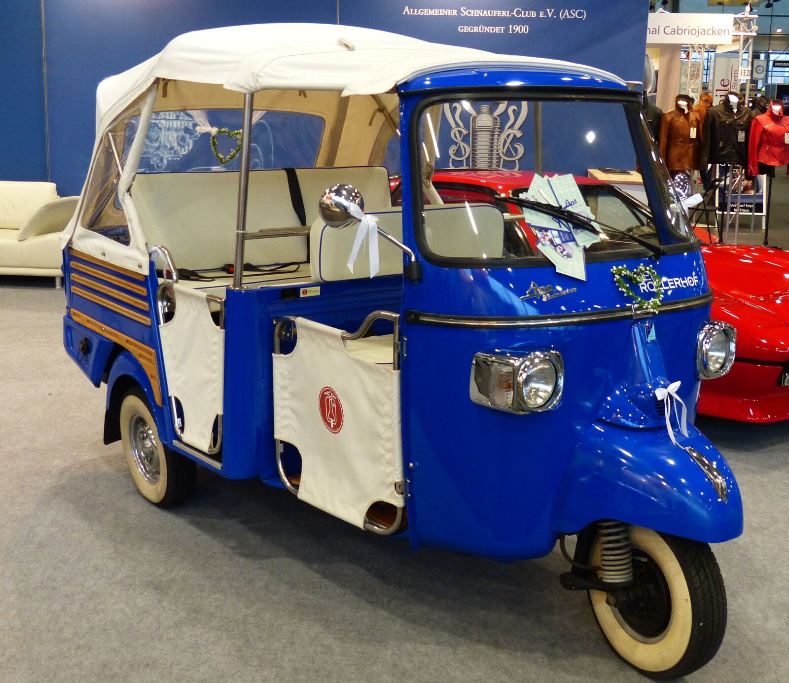 Panasonic Lumix DMC-FZ200 sample photo. Fair, exhibition, oldtimer photography