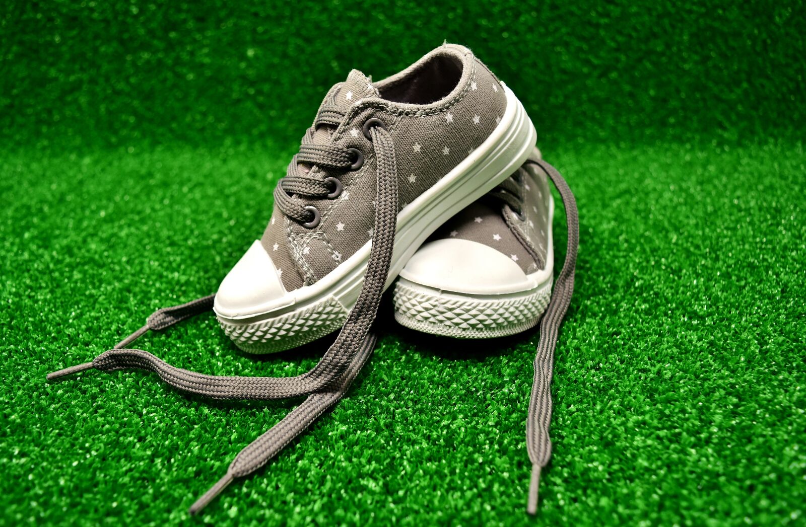Nikon D7200 sample photo. Children's shoes, cute, sports photography