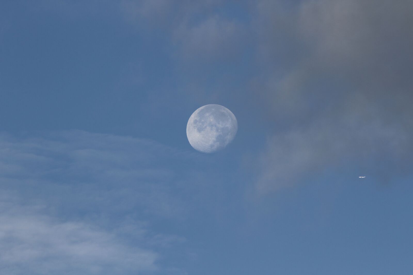 Canon EOS 7D + Canon EF 300mm F4L IS USM sample photo. Moon, sky, blue photography