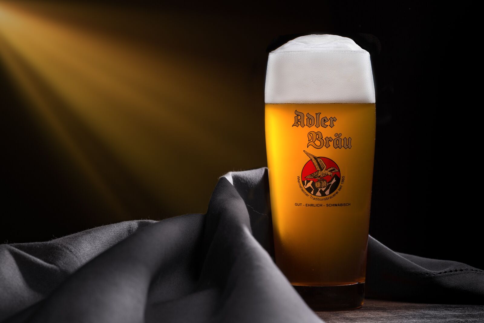 Canon EF 100mm F2.8L Macro IS USM sample photo. Beer, foam, brewery photography