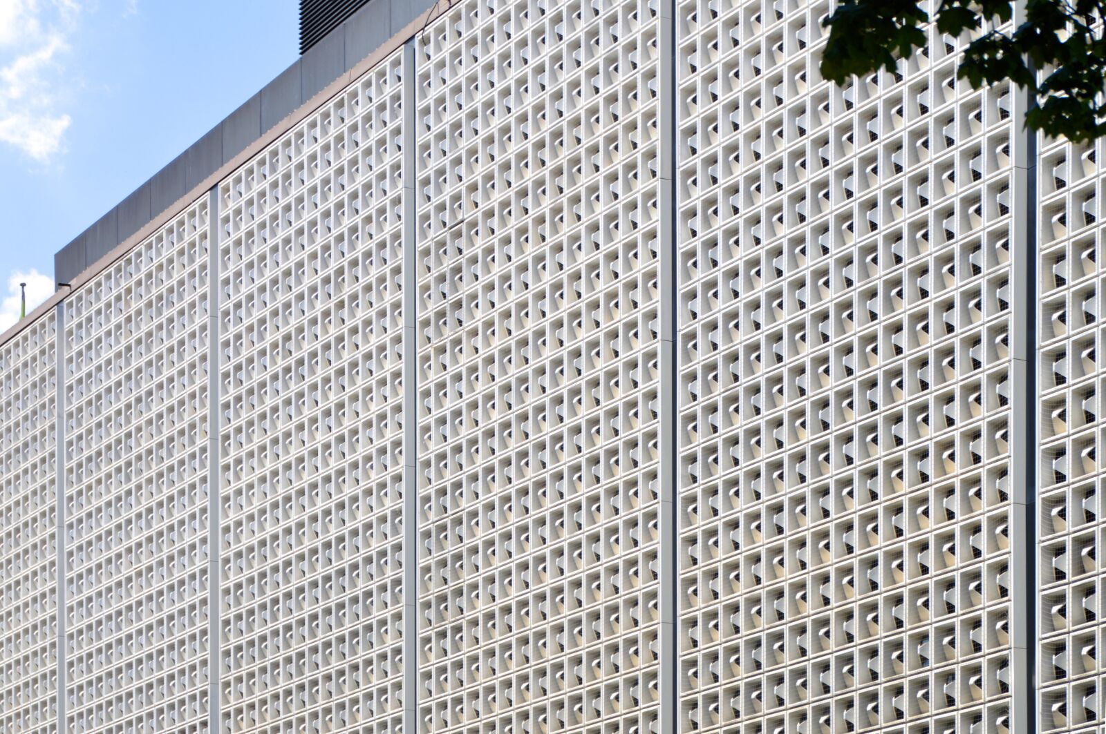 Nikon D3200 sample photo. Kempten, department store, facade photography